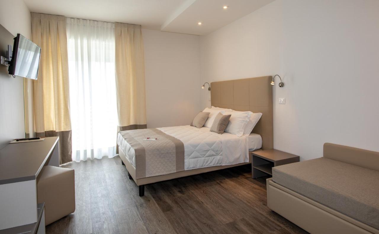 Hotel Mayer Lido di Jesolo Exterior foto