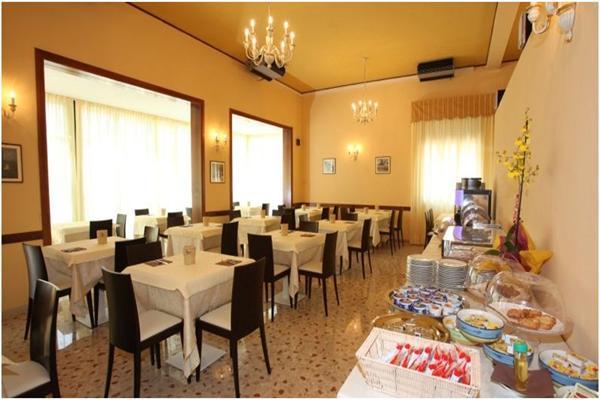 Hotel Mayer Lido di Jesolo Exterior foto